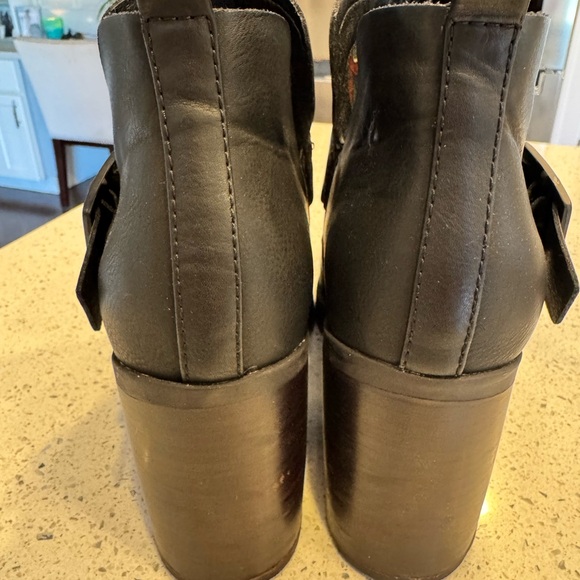 Korks Black Leather Ankle Boots size 9 EUC - Picture 5 of 10